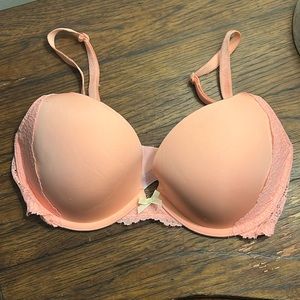 EUC Victoria’s Secret bra 34D BRA only